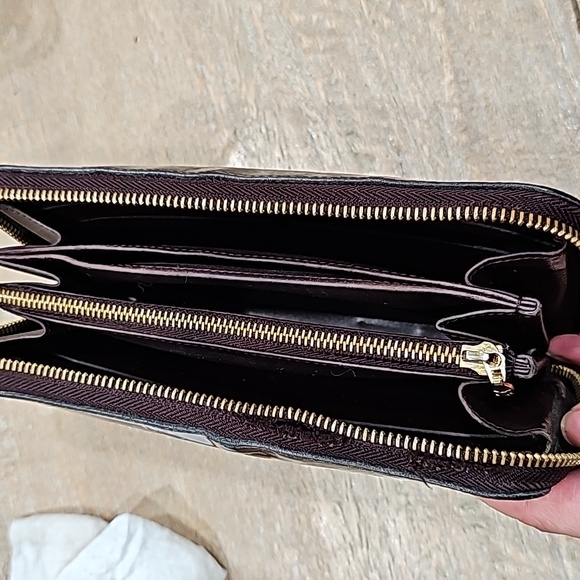 *Authentic* Louis Vuitton Wallet - Picture 13 of 14